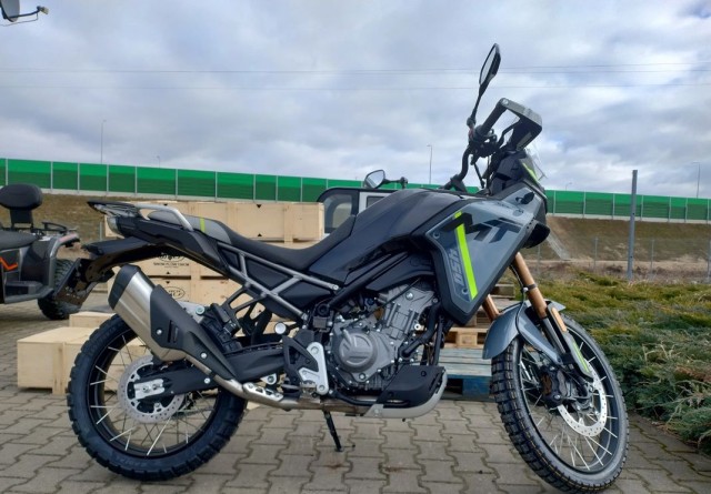 cf-moto