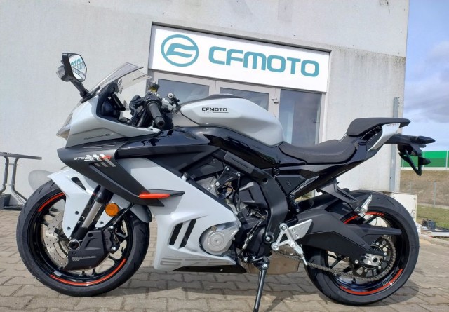 cf-moto
